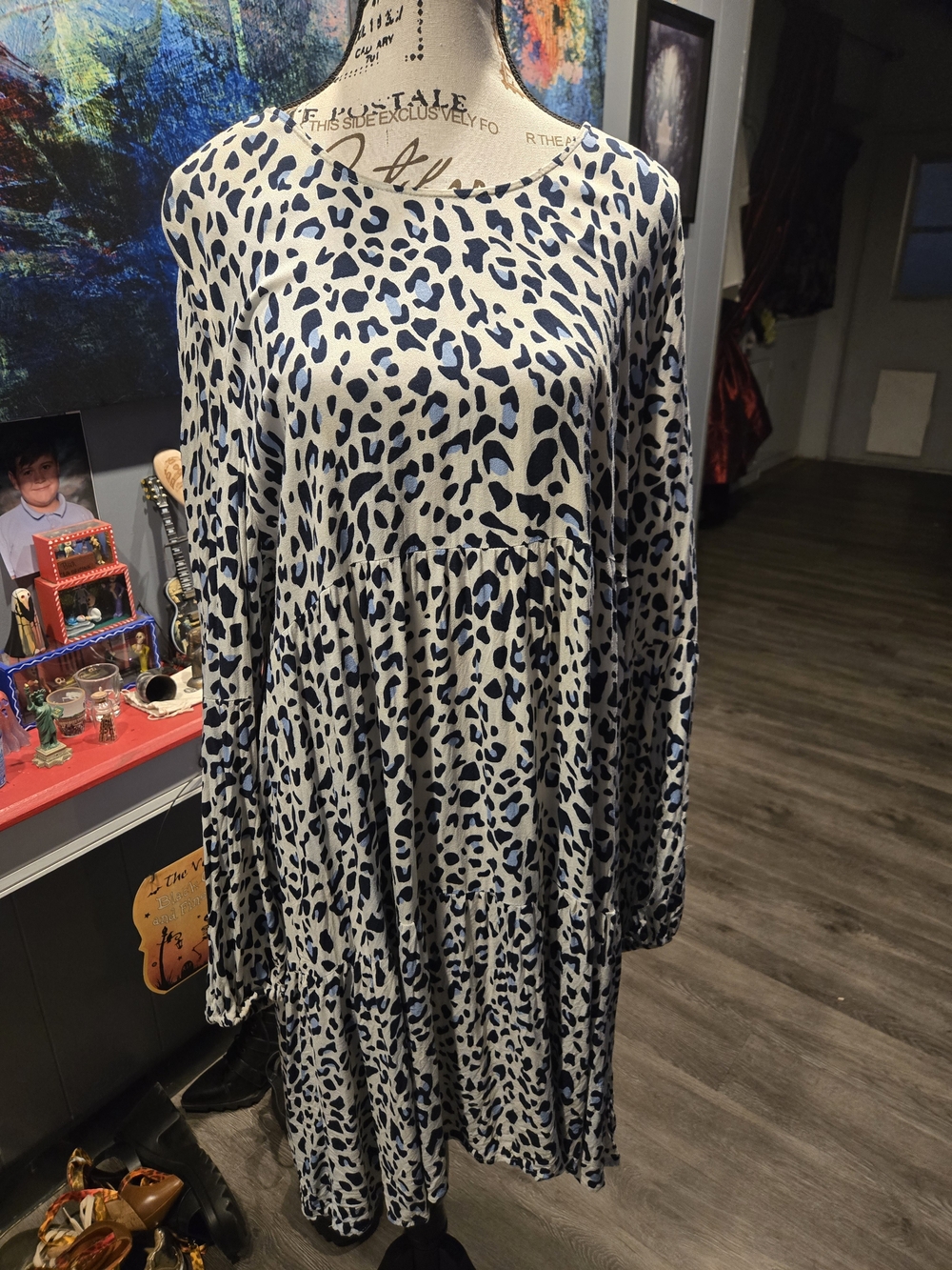 Leopard Print Long Sleeve Tiered Dress - Blue on Cream. Size 2XL